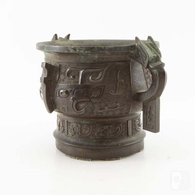 An archaistic bronze vessel, - 图10